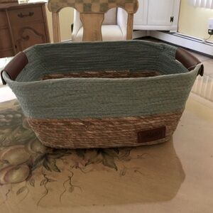 Harry& David Fruit Basket pale green and wicker